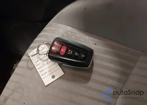 2018 Toyota Prius Prime Plus из США, поврежденный, VIN JTDKARFP0J3077630